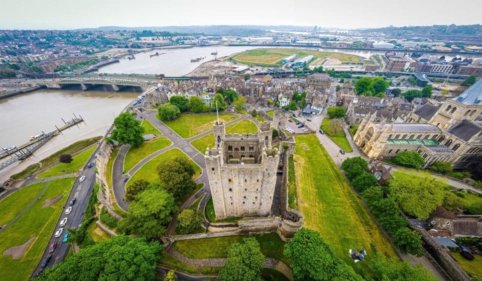 Dit historische Engelse stadje vormde de inspiratie voor enkele van Charles Dickens’ meest geliefde verhalen – en het ligt op slechts een uur van Londen