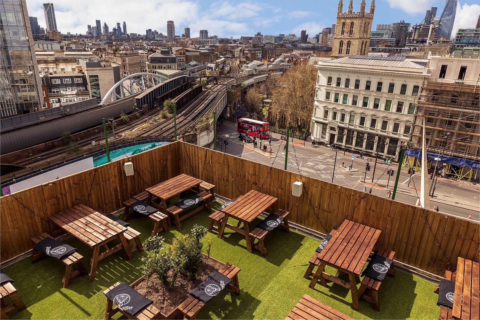 London Bridge Rooftop Panoramic Brunch Hangout In London Bridge
