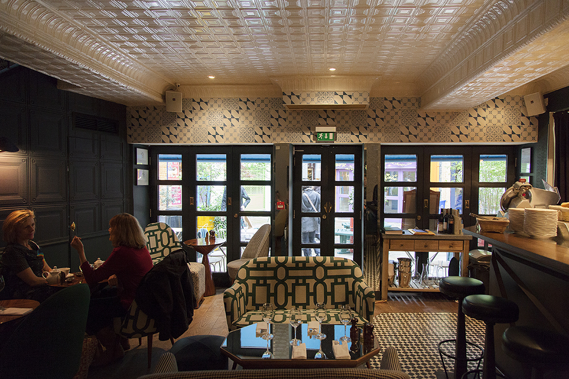 Neal's Yard Ist Eine Bunte Ecke Von Covent Garden
