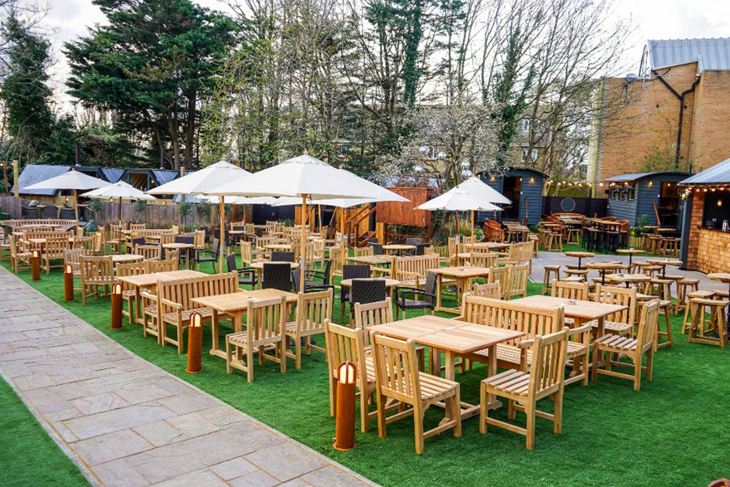 beer garden at the leather bottle in wandsworth