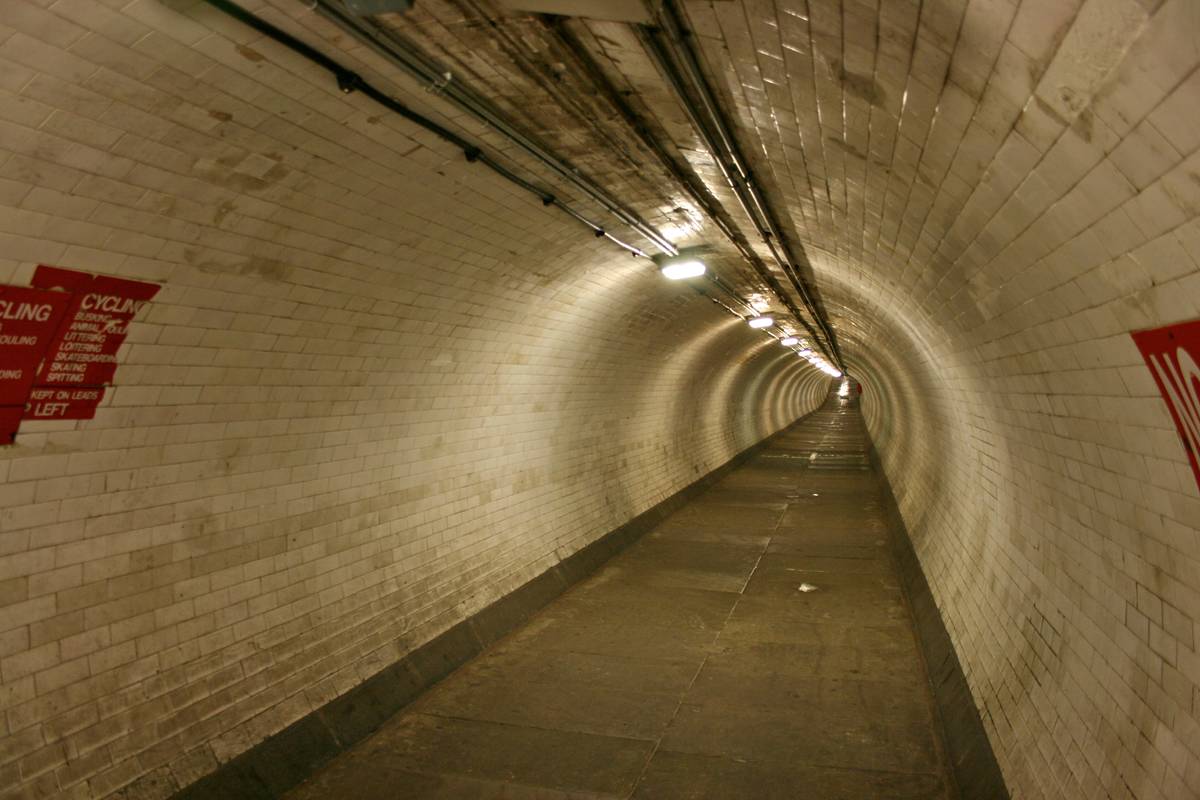 The long and spooky Greenwich Foot Tunnel