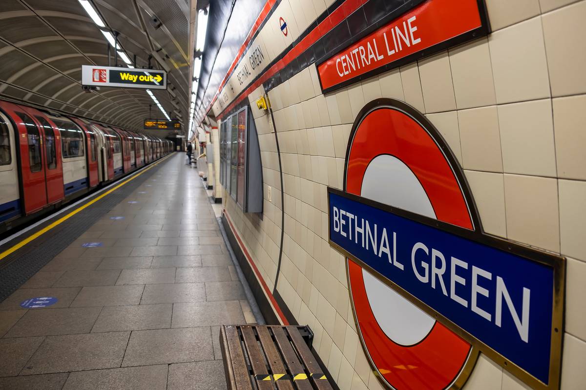 The platform at Bethnal Green Tube station