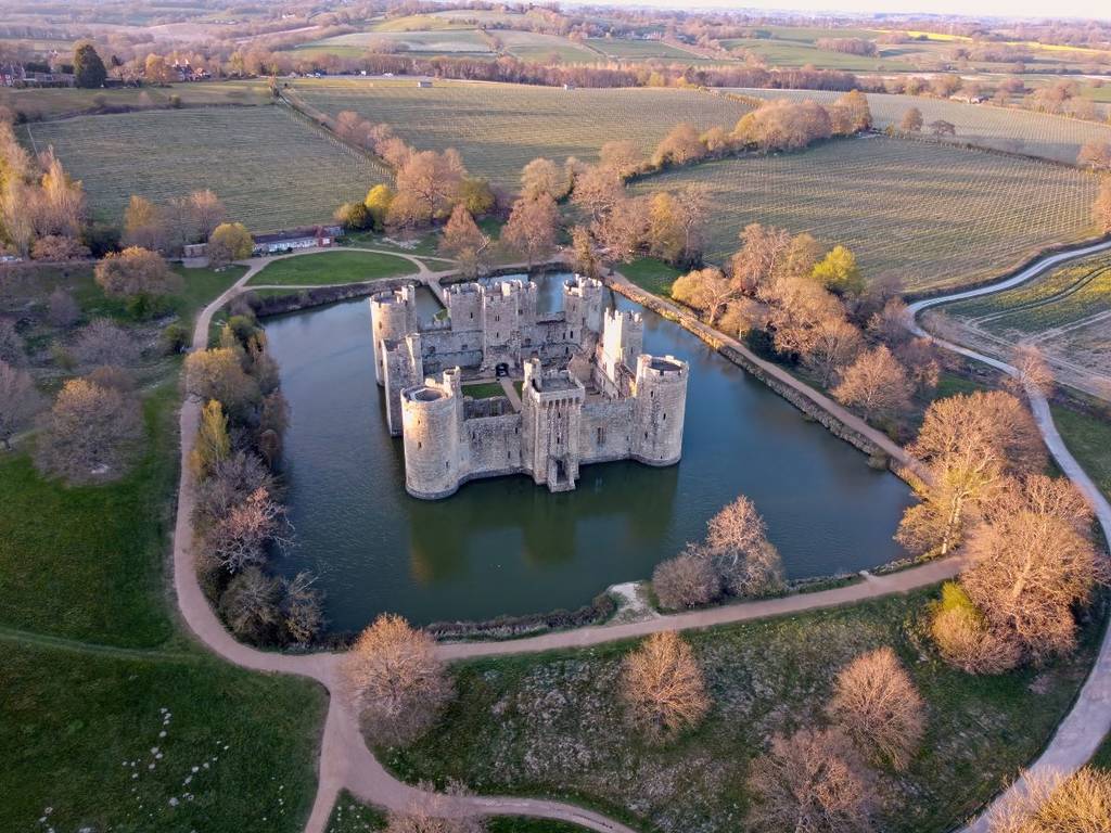 Vista aérea del castillo de Bodiam en invierno