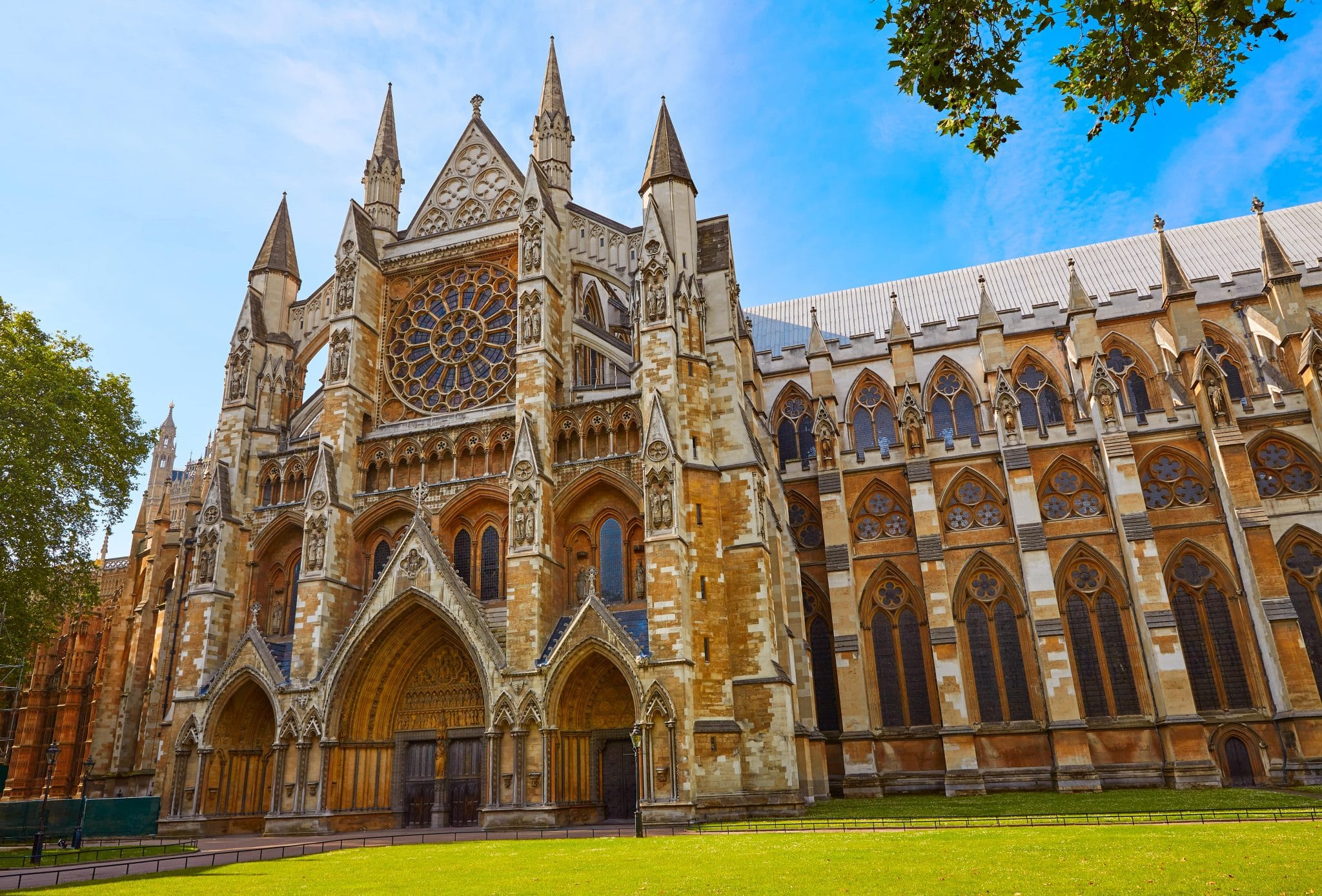 westminster-abbey-will-open-its-roof-this-summer-for-the-first-time