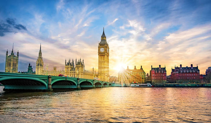 When do the clocks go back?