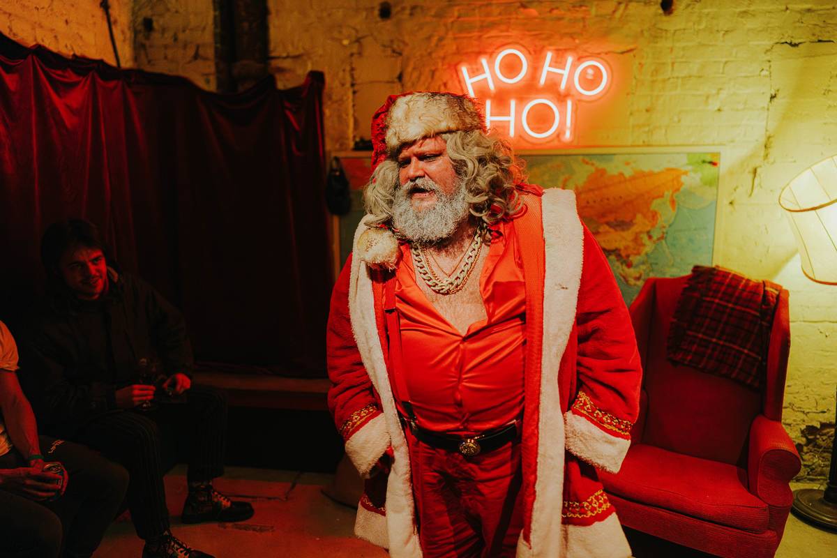 This Beloved Christmas Dive Bar Has Just Returned To London this-beloved-christmas-dive-bar-has-just-returned-to-london
