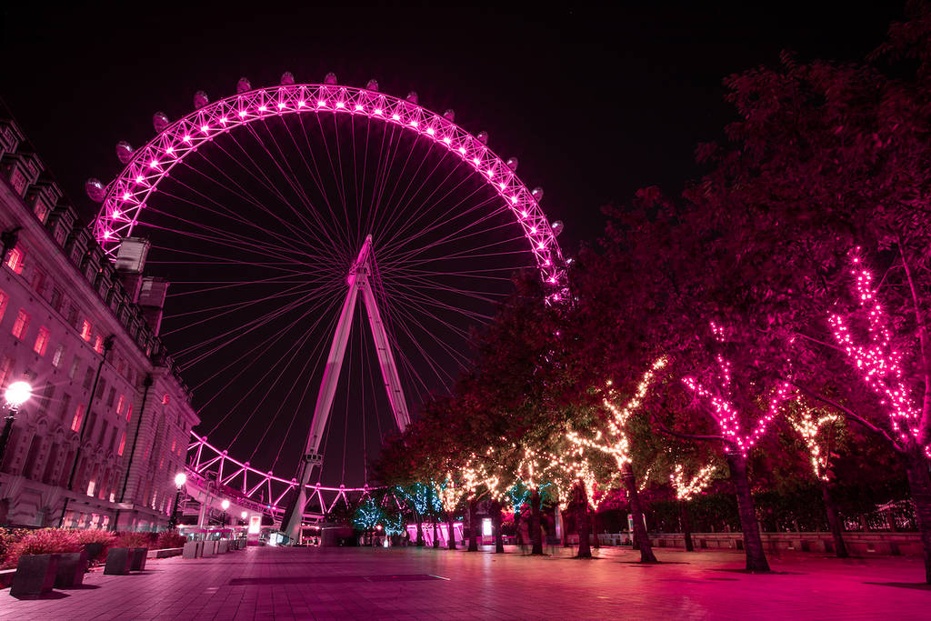 the-london-eye-christmas-decorations-are-officially-up-secret-london