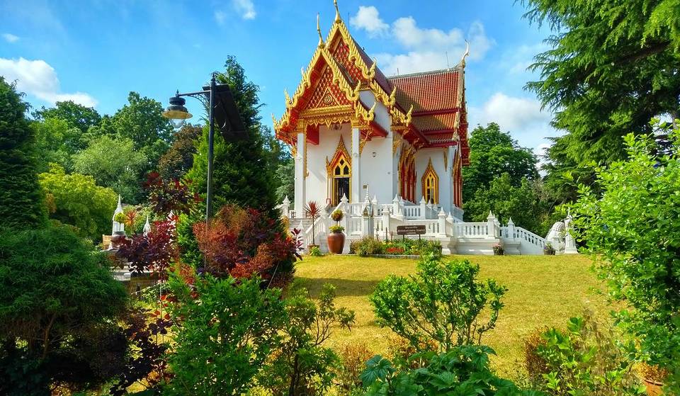 The UK’s first Buddhist temple was built right here in London – and it boasts 4 acres of gorgeous gardens, an 18th-century lake, and a cafe serving up delicious Thai breakfasts