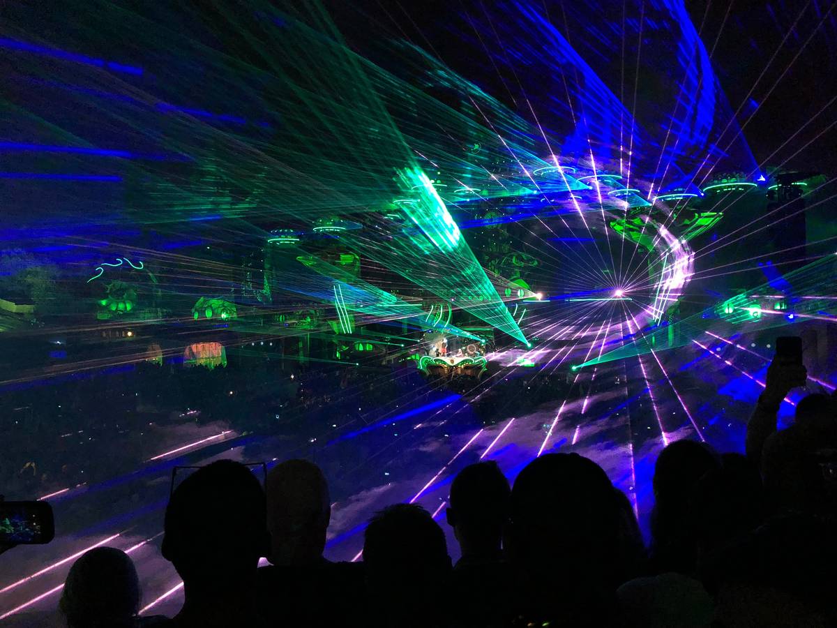 light show at tomorrowland festival