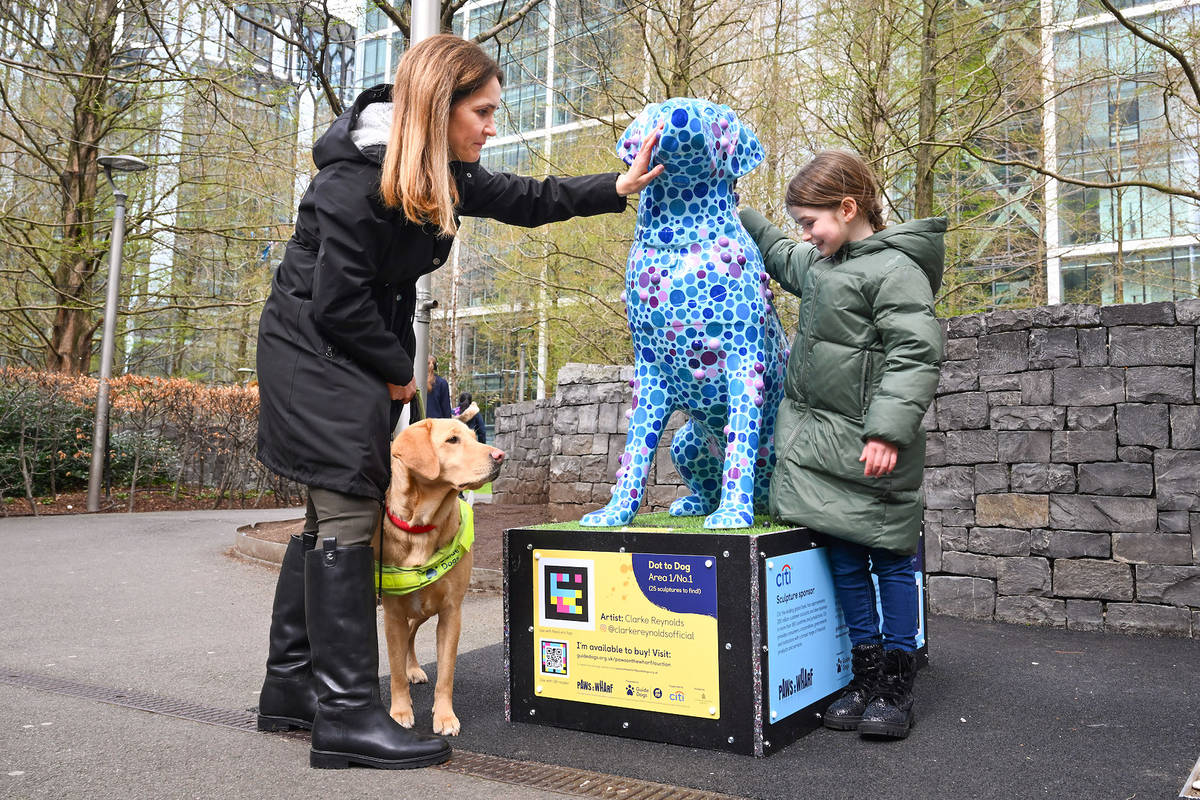 an-adorable-trail-of-guide-dog-sculptures-has-landed-in-london