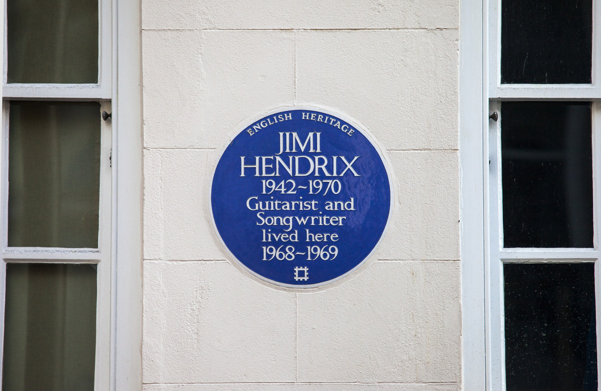 a blue plaque memorialising where jimi hendrix once lived