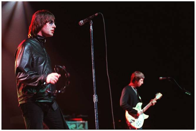 Oasis performing live
