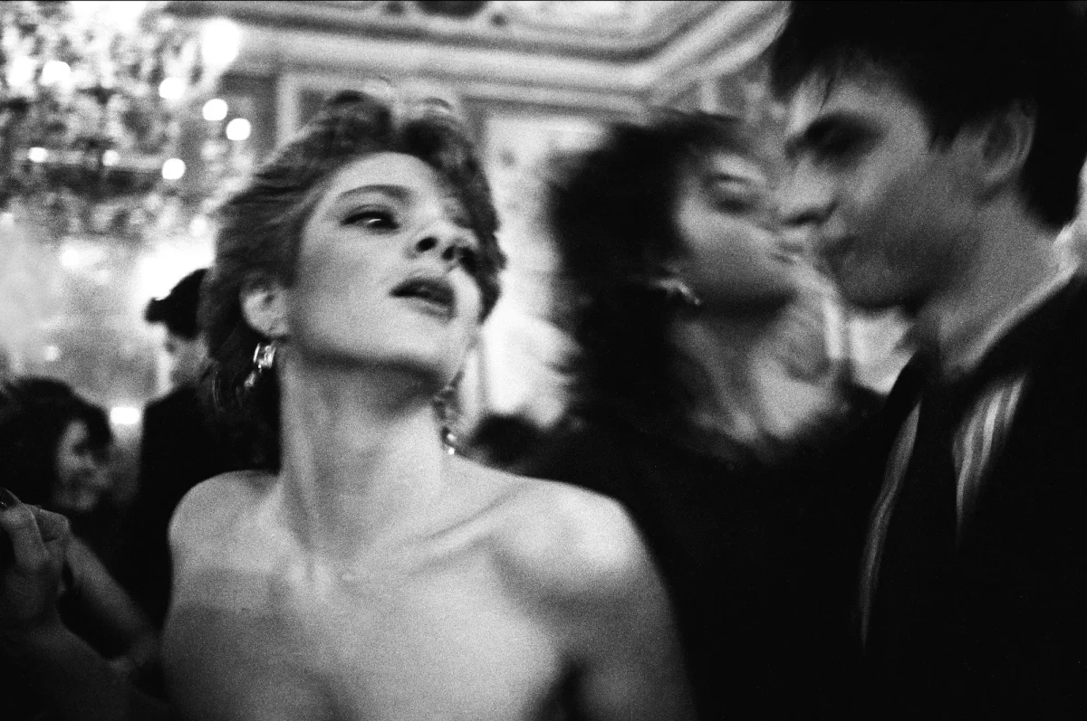 The Ball. New Year’s Eve party at Villa Airoldi. (Il Ballo. Festa di Capodanno a Villa Airoldi.) Palermo, 1985 © Courtesy Archivio Letizia Battaglia