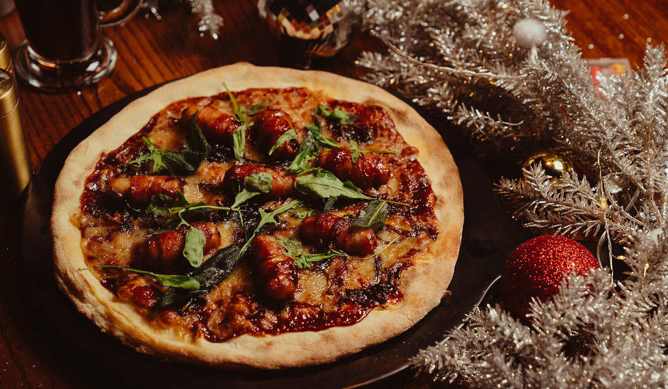 Ce restaurant londonien a dévoilé une pizza « Pigs in Blanket » des plus festives.