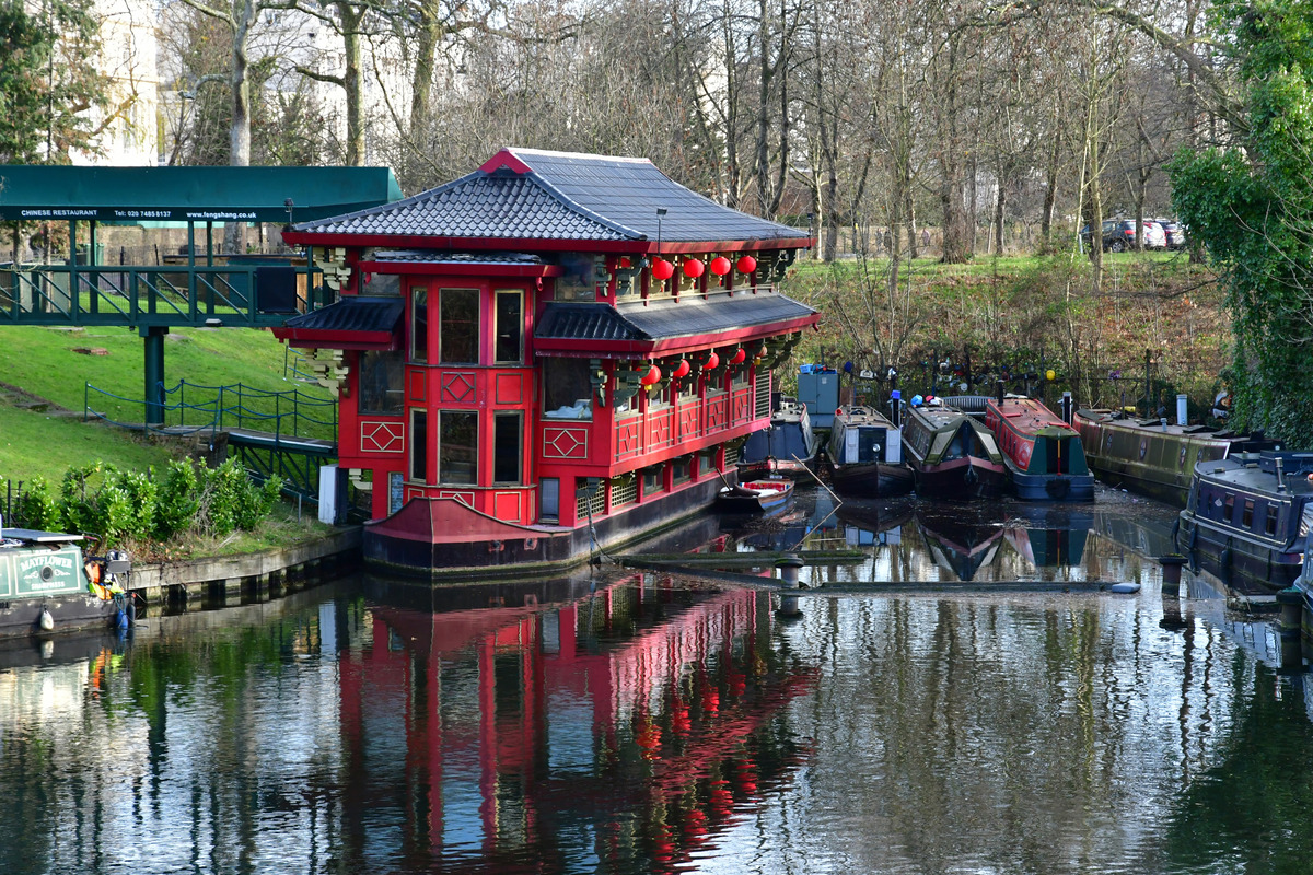 Floating Chinese restaurant Feng Shang Princess on Regent's Canal in London