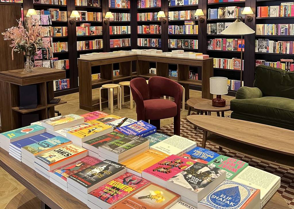 Livres et agencement de l'intérieur du BookBar Chelsea