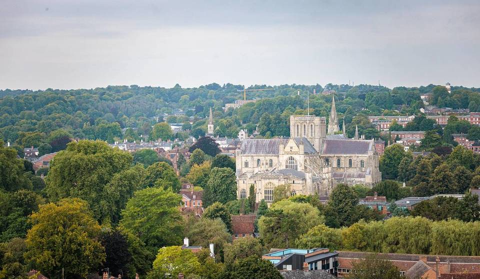 This Beautiful City Just An Hour From London Is The Ancient Capital Of England &#8211; And It&#8217;s Home To King Arthur&#8217;s Round Table And The Largest Farmers&#8217; Market In The UK