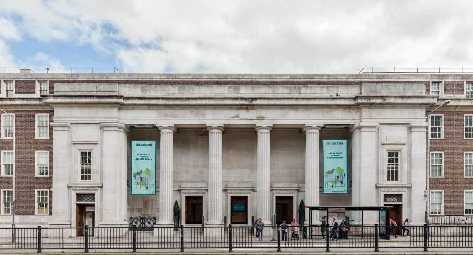 O interior do auditório The Light, perto de Euston &#8211; uma joia acústica e calma no coração de Londres