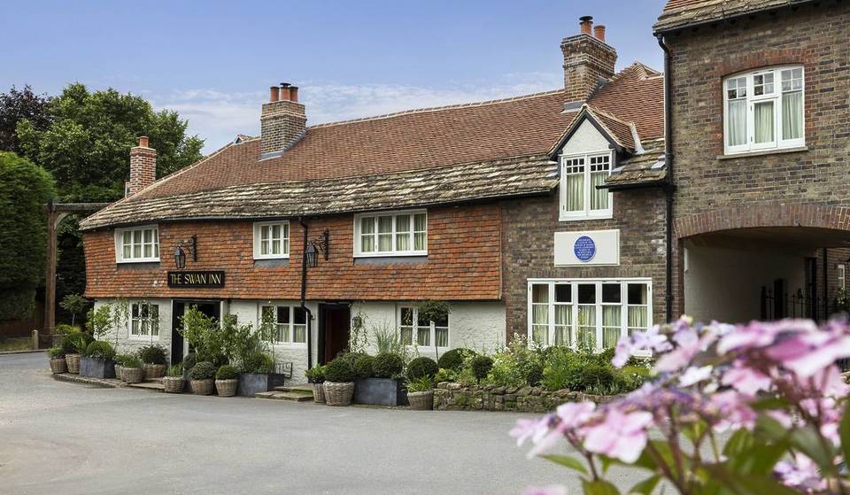 This Gorgeous Country Pub Just 90 Minutes From London Has 12 Bedrooms Named After Its Most Illustrious Guests – And It Was Recently Named One Of The Best Places To Stay In The Whole Country