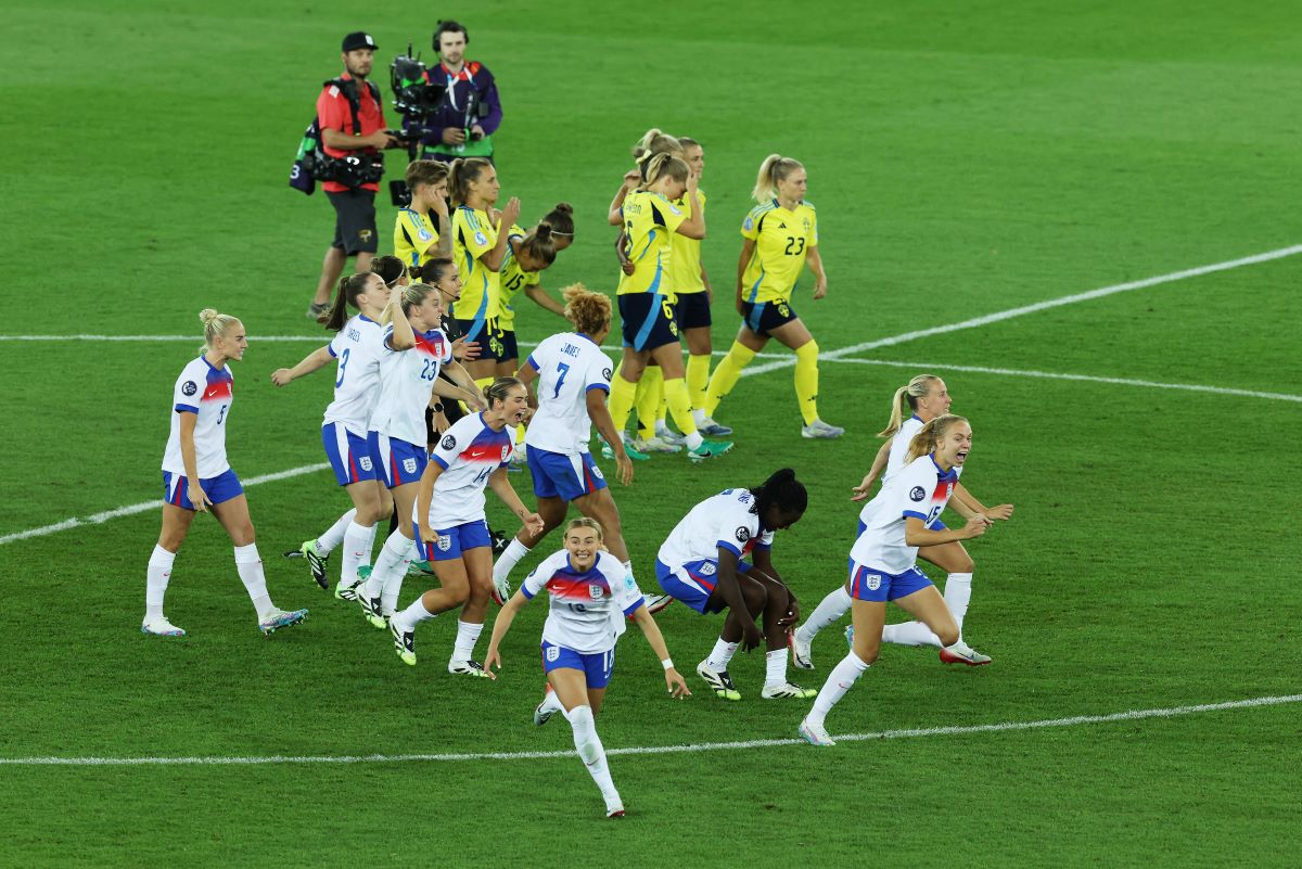 England Women beating Sweden in dramatic fashion after a penalty shootout