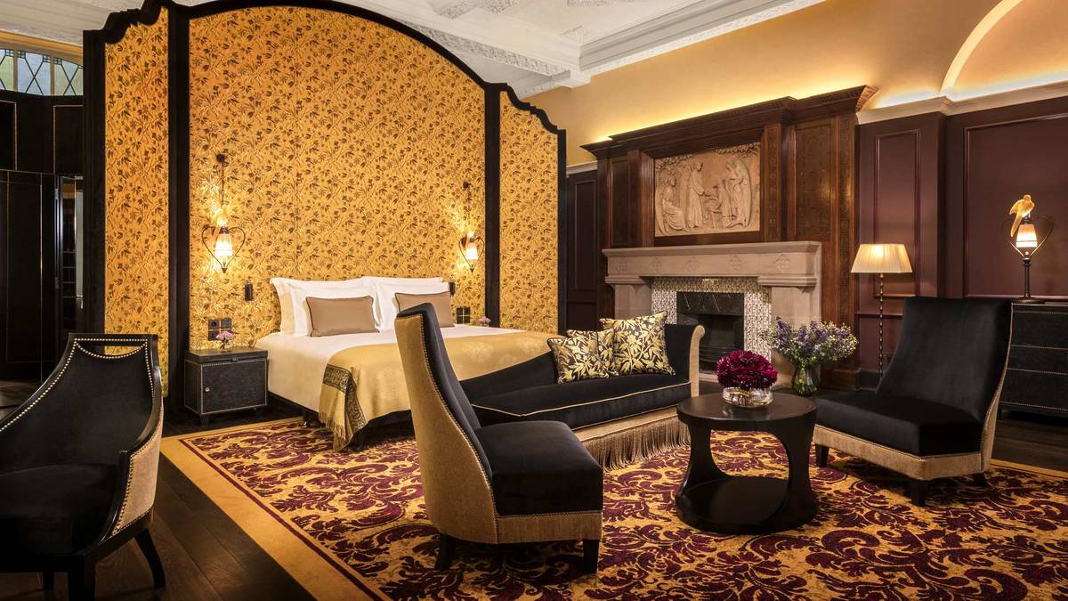 A suite inside L'Oscar hotel