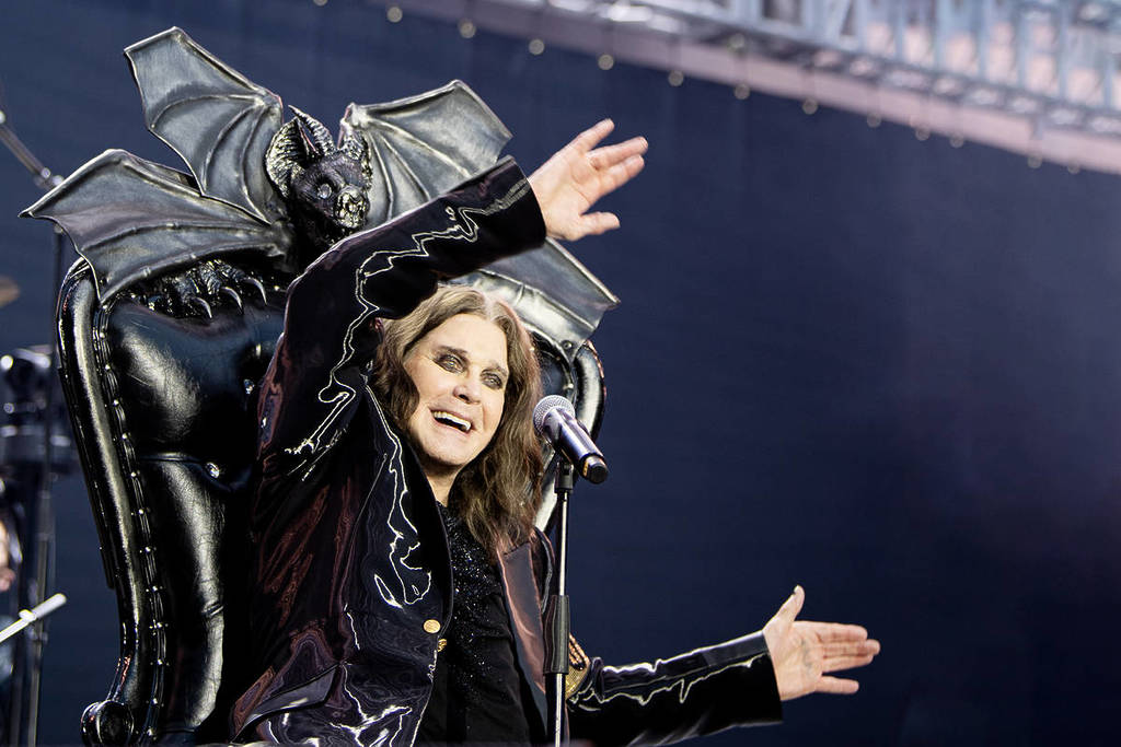 Ozzy Osbourne em palco no concerto 'Back To Beginning', a 5 de julho de 2025; a sua última aparição ao vivo.