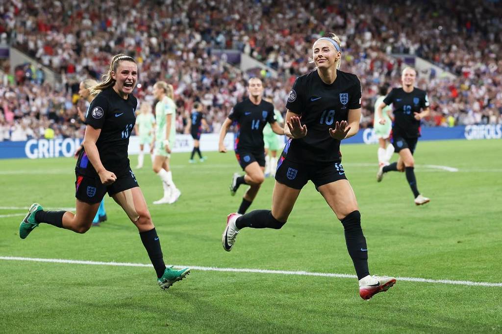 England v Italy - UEFA Women's EURO 2025 Semi-Final GENEVA, SWITZERLAND - JULY 22: Chloe Kelly of England celebrates scoring her team's second goal during the UEFA Women's EURO 2025 Semi-Final match between England and Italy at Stade de Geneve on July 22, 2025 in Geneva, Switzerland. (Photo by Eddie Keogh/Getty Images)