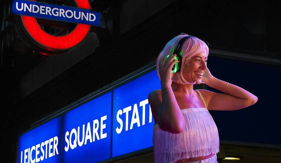 Een stille disco met iconische nummers van je favoriete West End musicals neemt volgende maand Leicester Square over &#8211; en het is helemaal GRATIS om bij te wonen
