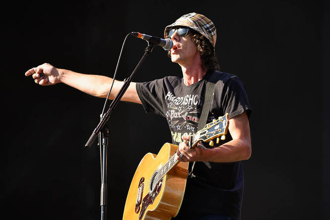 Richard Ashcroft playing a live gig in 2019