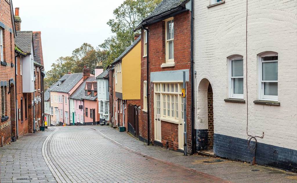 een rij gebouwen in Colchester