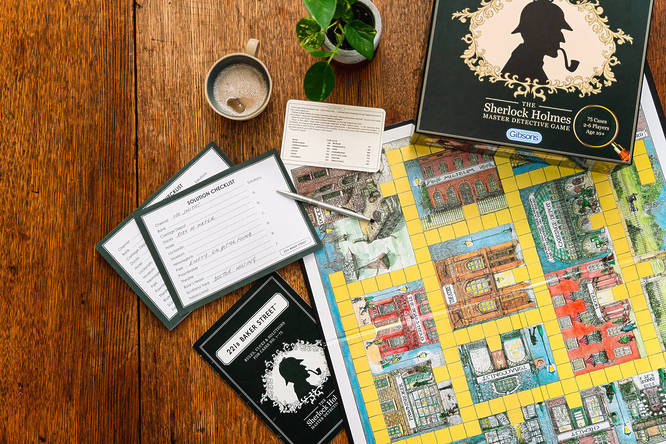 Board game with Sherlock Holmes cover