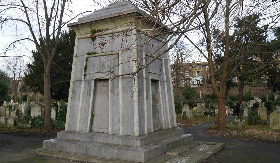 Auf diesem Friedhof im Westen Londons ist eine geheime Zeitmaschine versteckt – und nur sehr wenige Menschen wissen davon