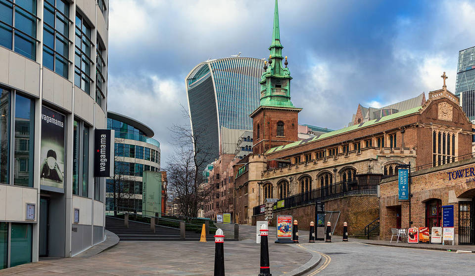 Deze minder bekende kerk is een van de oudste gebouwen in de hoofdstad &#8211; en hij ligt verborgen in de stad Londen