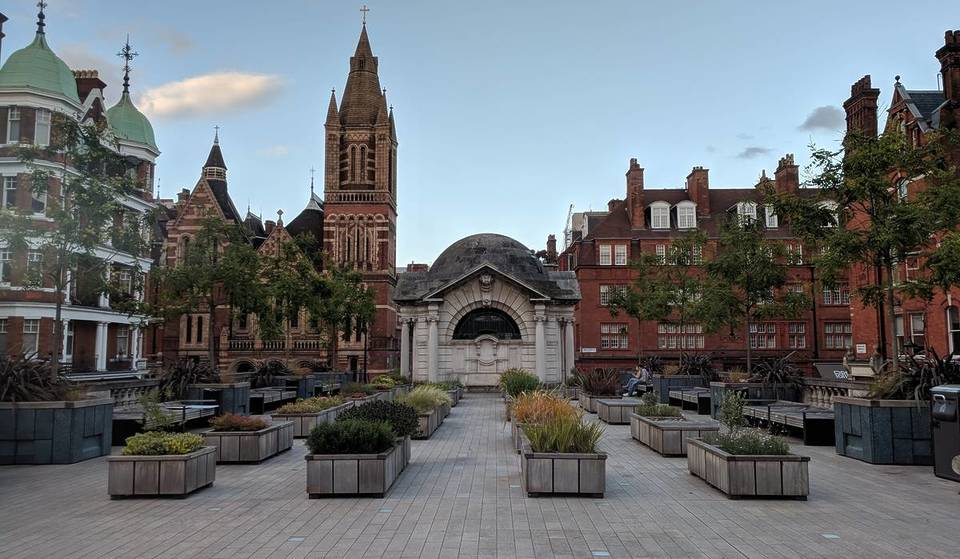 Ein wunderschöner geheimer Garten auf einem denkmalgeschützten Umspannwerk in Mayfair &#8211; und kaum ein Londoner weiß, dass es ihn gibt