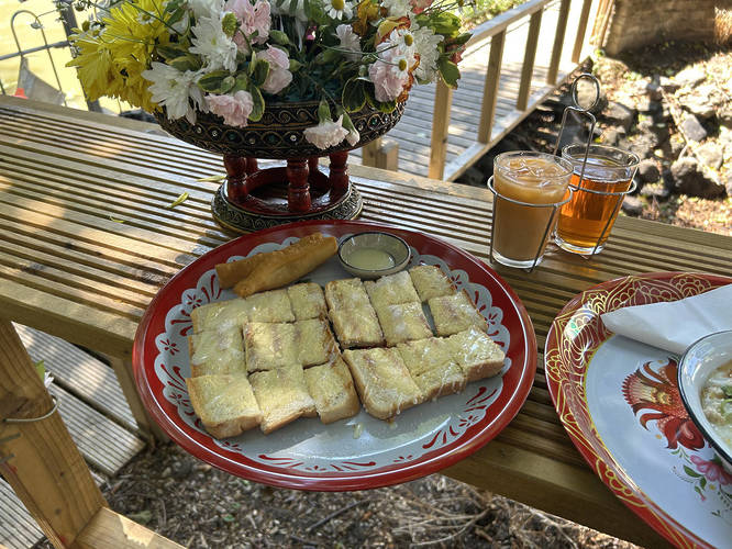 Breakfast at Buddhapadipa Temple in Wimbledon