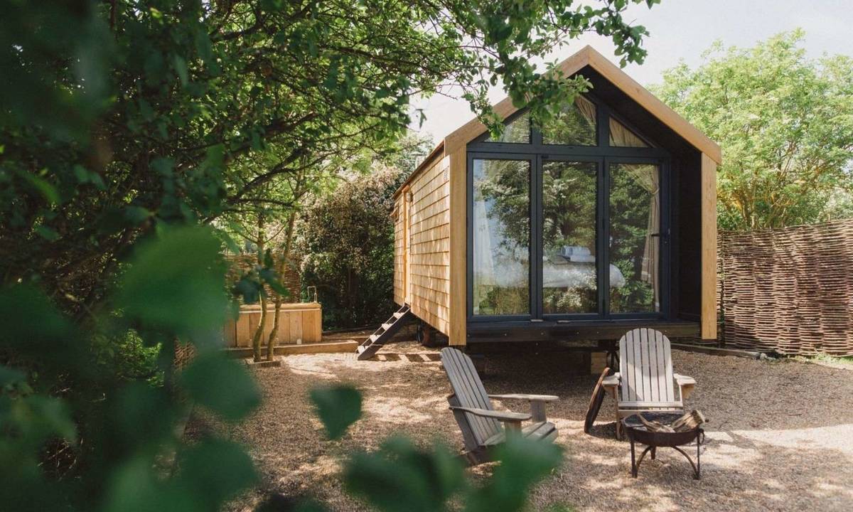 accommodation in elmley nature reserve