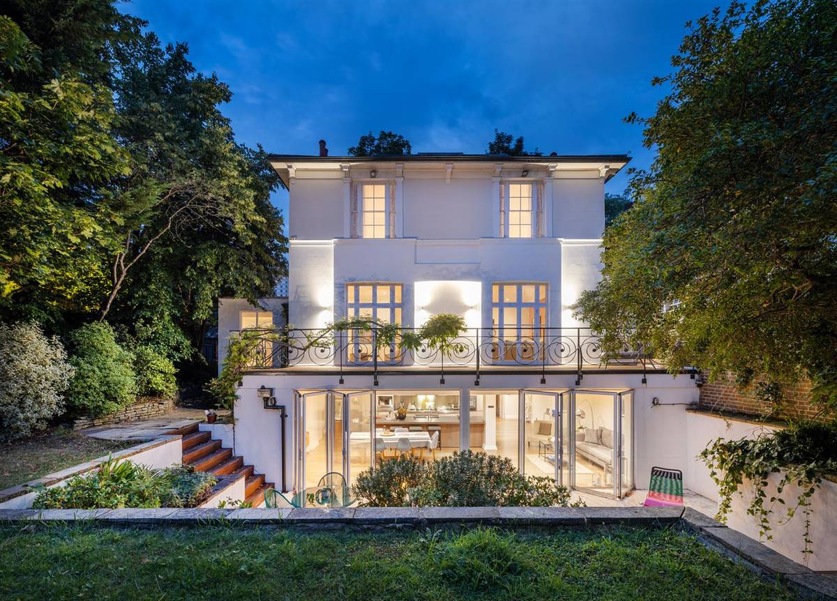 Kate Moss’s Former London Home Has Been Put Up For Sale