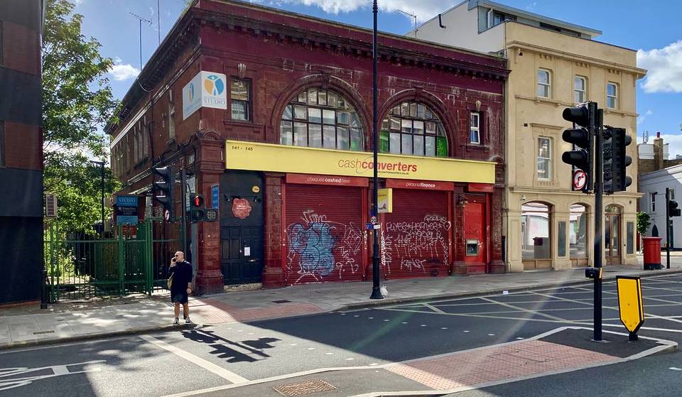Het verlaten Londense metrostation dat nu een verbijsterend moeilijke ontsnappingskamer is