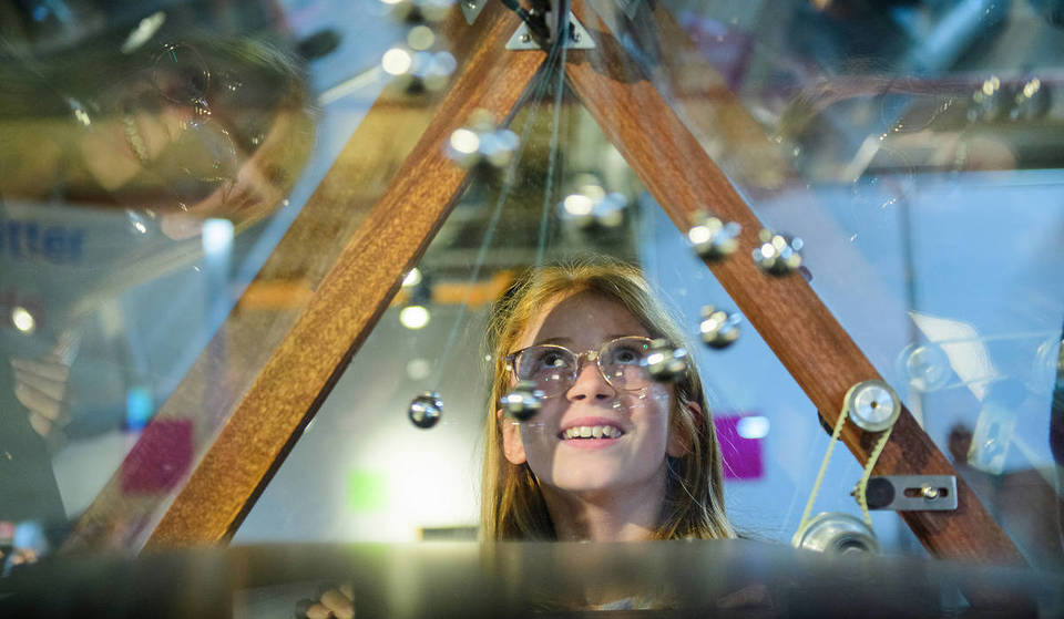 A Londra è stato inaugurato un nuovo museo immersivo dedicato alla matematica, che offre la risoluzione di codici, esperimenti, sfide e molto altro.