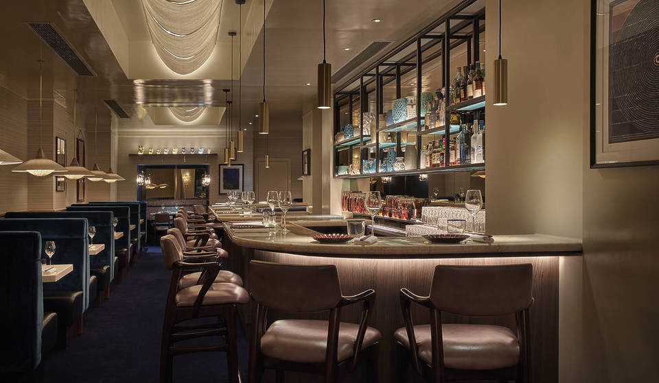 Cyril Lignac ha diseñado un nuevo y delicioso plato de ostras para su elegante restaurante de Mayfair, pero sólo estará disponible hasta finales de mes.