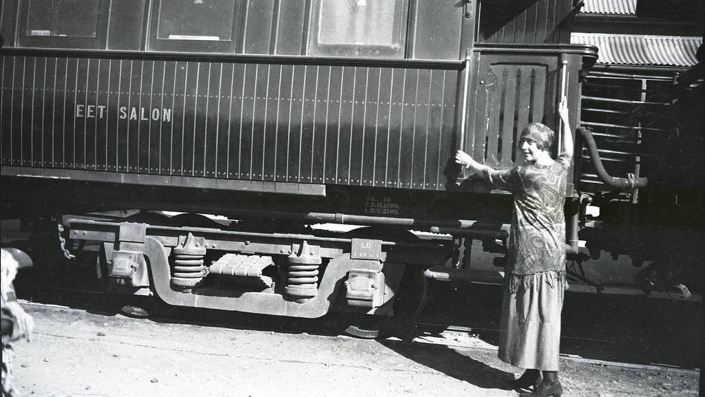 Agatha Christie boarding the EET Salon at lunchtime on the train from Bulawayo to the Cape 1922.