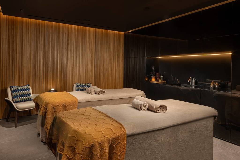 artotel hoxton spa couples treatment room with two beds