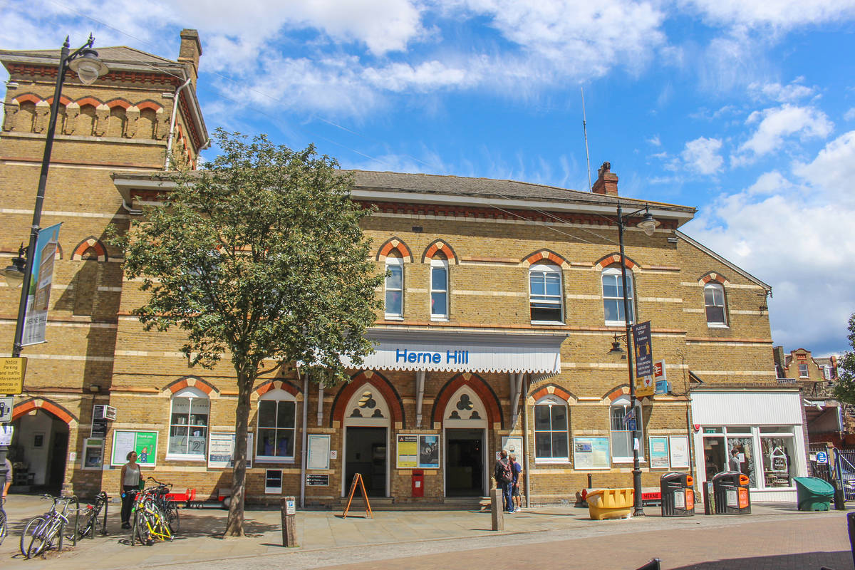 the exterior of Herne Hill Train / railway Station