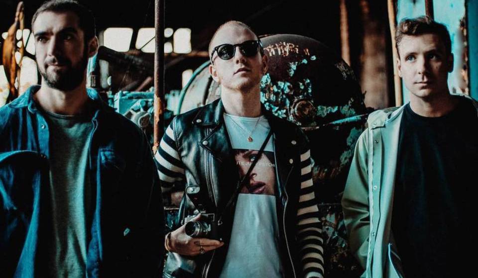 Two Door Cinema Club Have Announced A Giant Outdoor Headline Show In London Next Summer To Celebrate Their Debut Album – Here&#8217;s How To Get Tickets