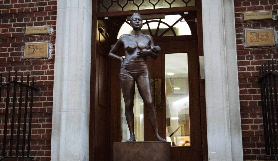 A New Statue Has Been Unveiled At The Iconic London Spot Long Known for Royal Baby Photo Ops — And Has Been Praised for Its True-To-Life Depiction Of Motherhood