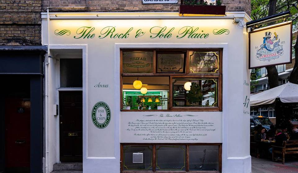 This Beloved Fish And Chip Shop Is The Oldest In London – And It’s Been Using The Exact Same Recipe For Over 150 Years