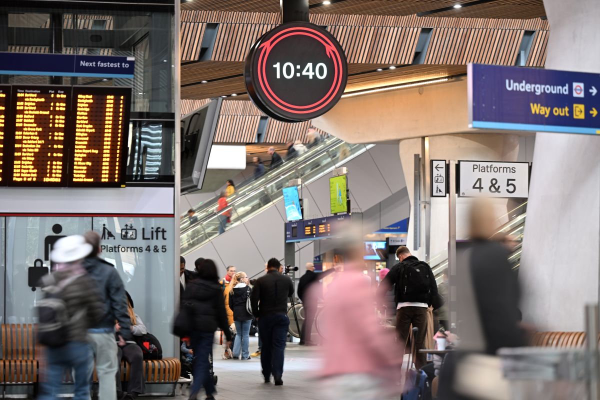 The National Rail Clock Has Been Redesigned For The First Time In Over 50 Years The National Rail Clock Has Been Redesigned For The First Time In Over 50 Years