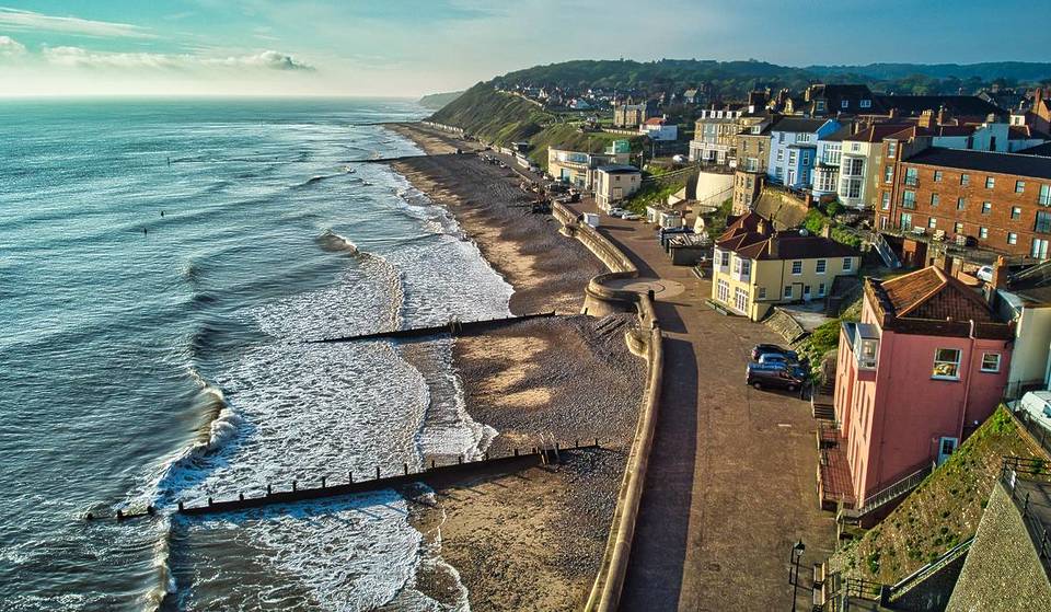 Cette charmante ville de bord de mer située à seulement trois heures de Londres est une escapade hivernale parfaite qui ressemble à Brighton sans les foules – et elle abrite l&rsquo;un des derniers théâtres de fin de quai de Grande-Bretagne et un spectacle festif.