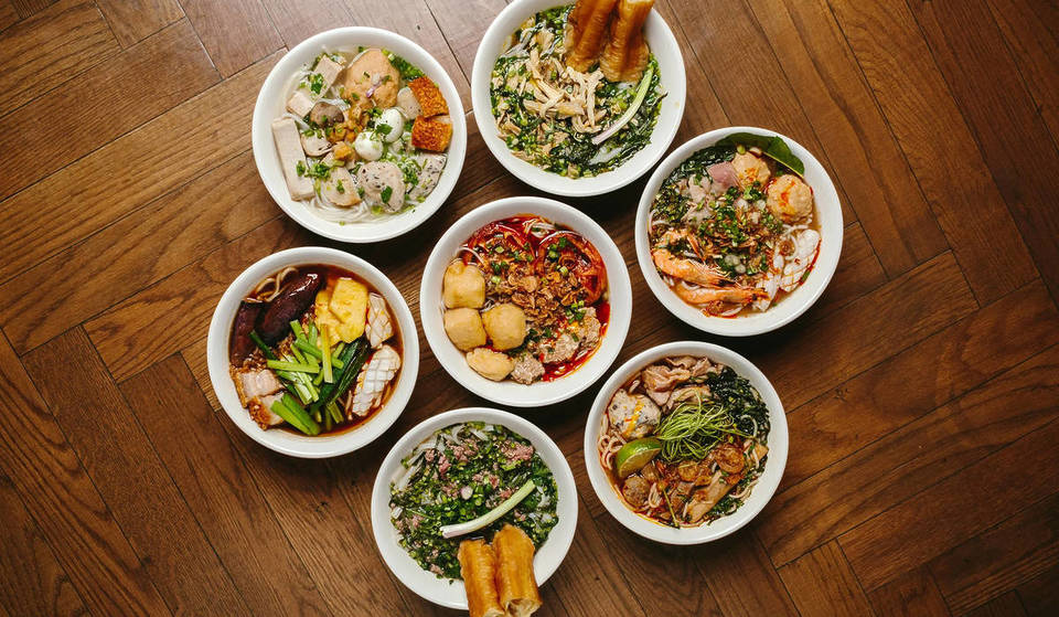 Este novo restaurante vietnamita serve sopa de macarrão que ficou famosa por Anthony Bourdain &#8211; Experimente os pratos de renome internacional aqui mesmo em Londres