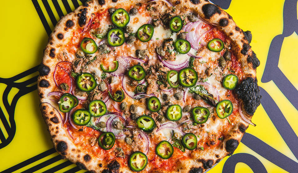 Esta pizzaria do leste de Londres é um dos melhores lugares para comer pizza na cidade &#8211; servindo tortas de fermentação lenta, sanduíches de pizza de almôndega e Martinis de parmesão